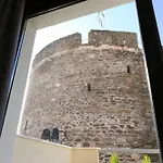 Beyond The Castle * Thessalonique