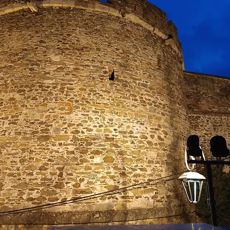 Beyond The Castle * Thessalonique