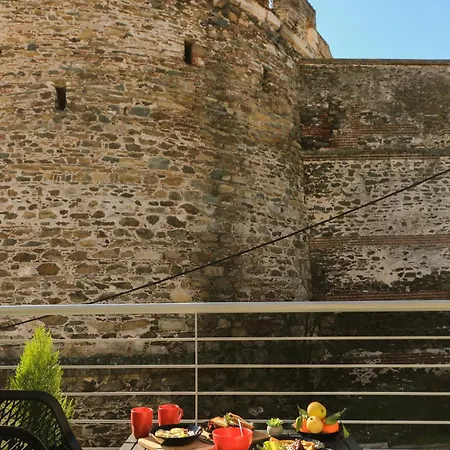 Beyond The Castle Thessalonique