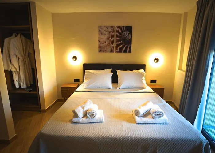 Beyond The Castle Thessalonique