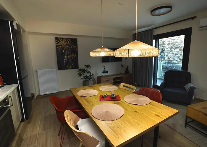 Beyond The Castle Thessalonique