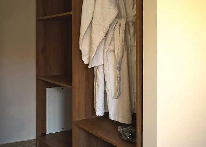 Beyond The Castle * Thessalonique