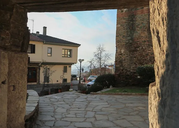 Beyond The Castle * Tessalónica