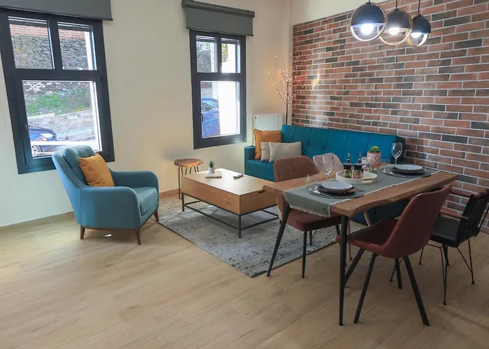 Beyond The Castle Tessalónica