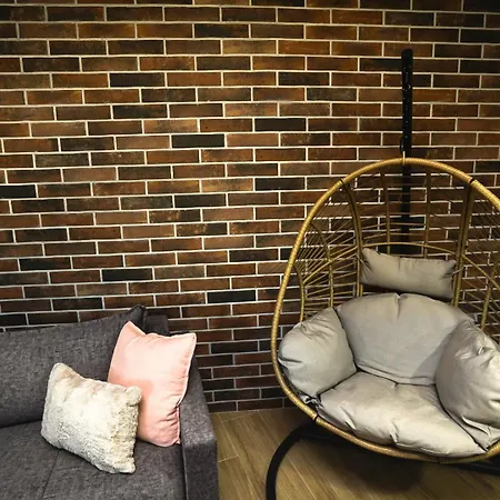 아파트 Beyond The Castle