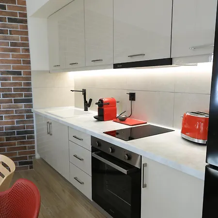 아파트 Beyond The Castle