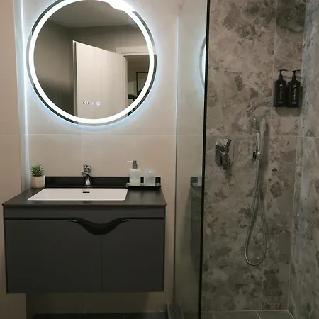 Beyond The Castle アパート