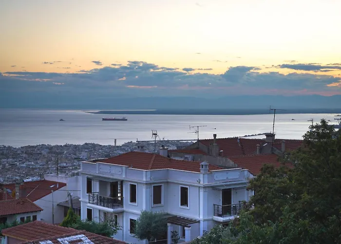 Beyond The Castle Apartment Thessaloniki