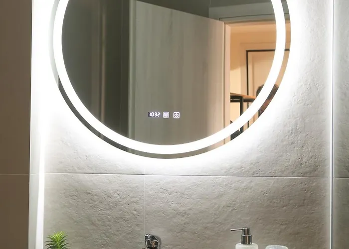 Apartment Beyond The Castle *
