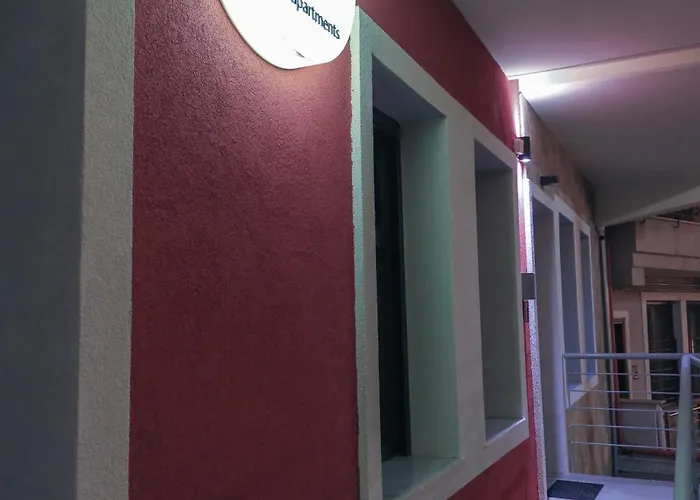 Beyond The Castle * Tessalónica